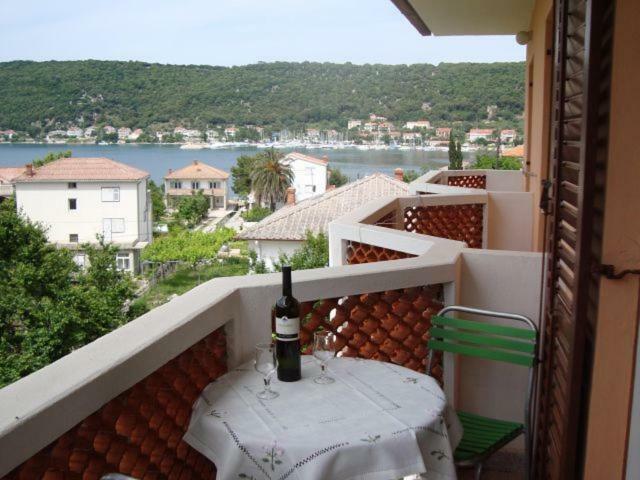 Guesthouse Familija Tariba Supetarska Draga Exterior photo
